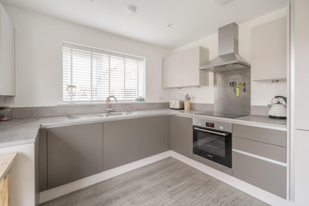 1316070-10-685a75...