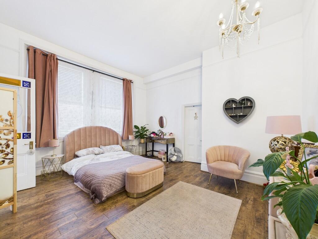 CAM03974G0-PR0224...