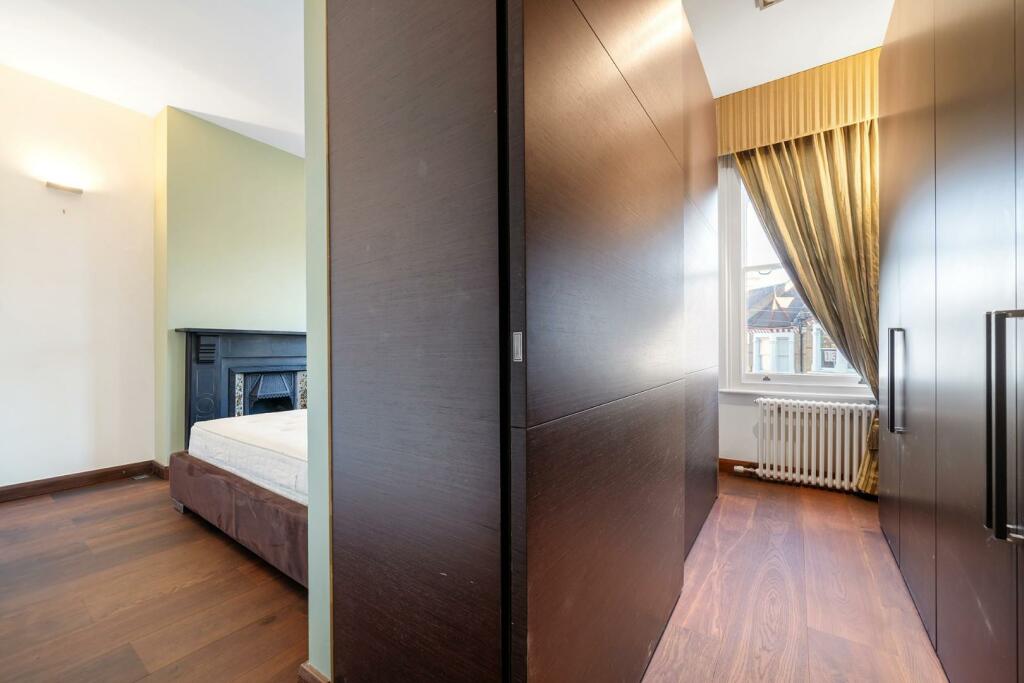 Bedroom (3).jpg