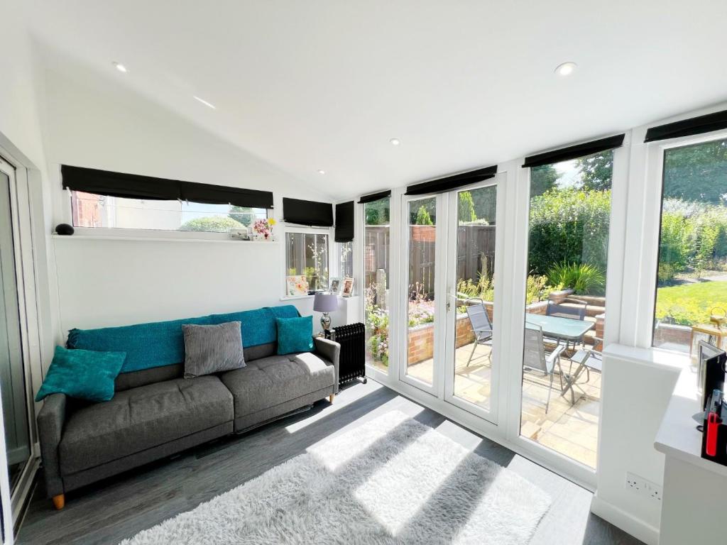 Garden Room pic 2.jpg