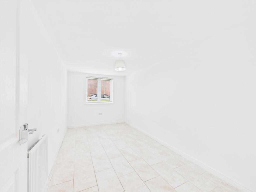 CAM02909G0-PR0377-STILL005