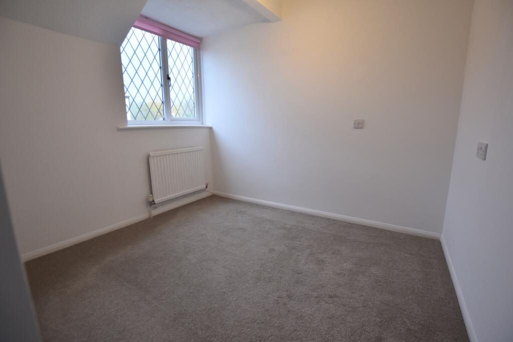 1 Nursery Gardens single bedroom