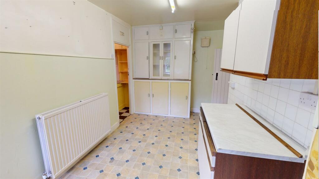 Kitchenette/Utility Room