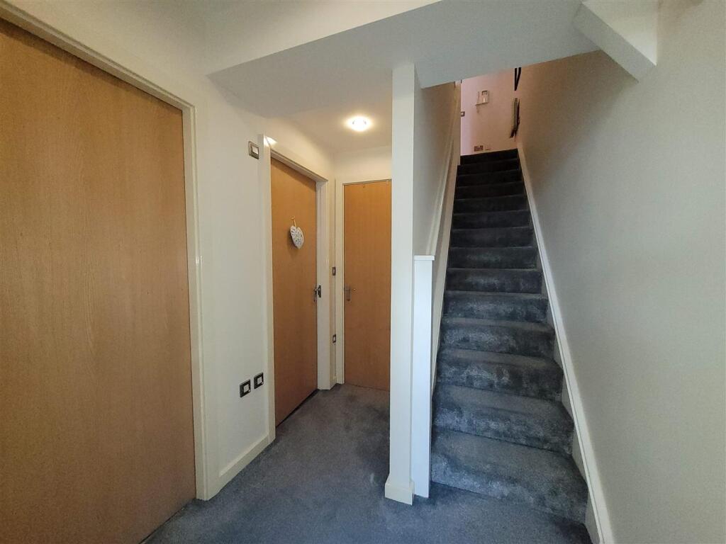 BASEMENT LANDING