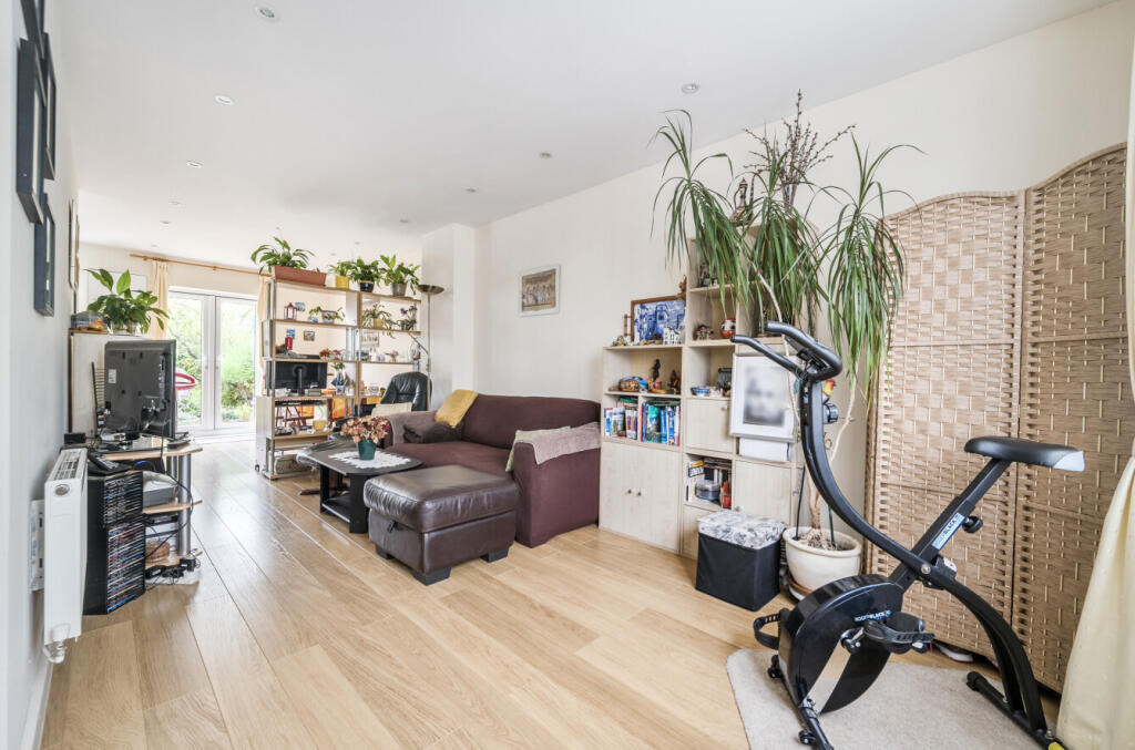 1299648-12-6835c9...