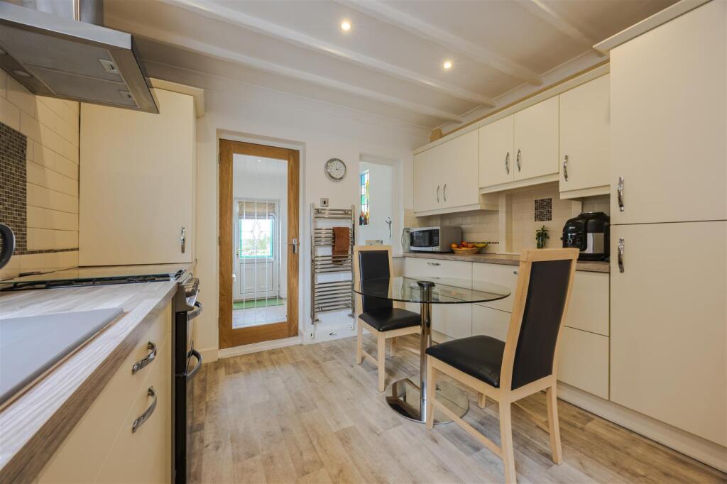 Kitchen diner