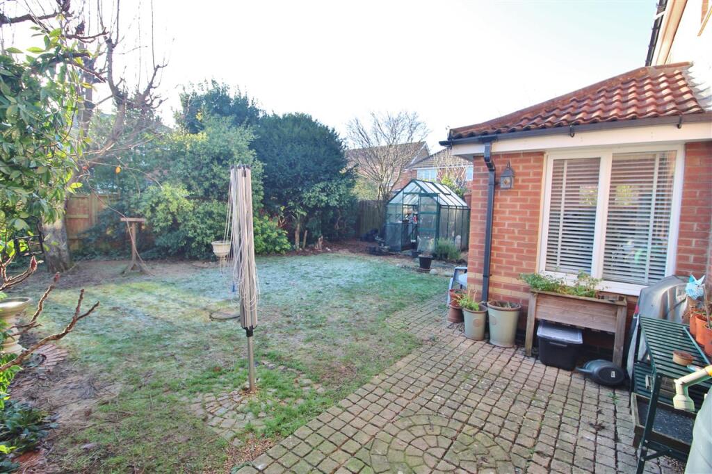 REAR GARDEN -