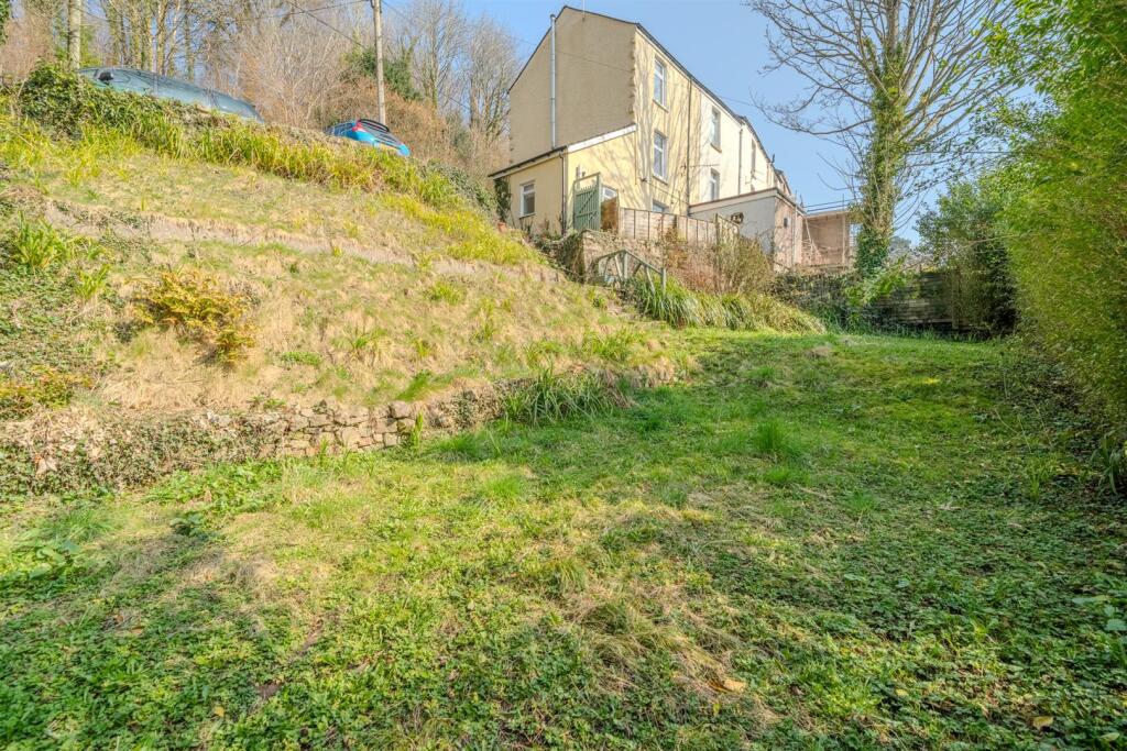 12 Lower Leigh Road-18.jpg