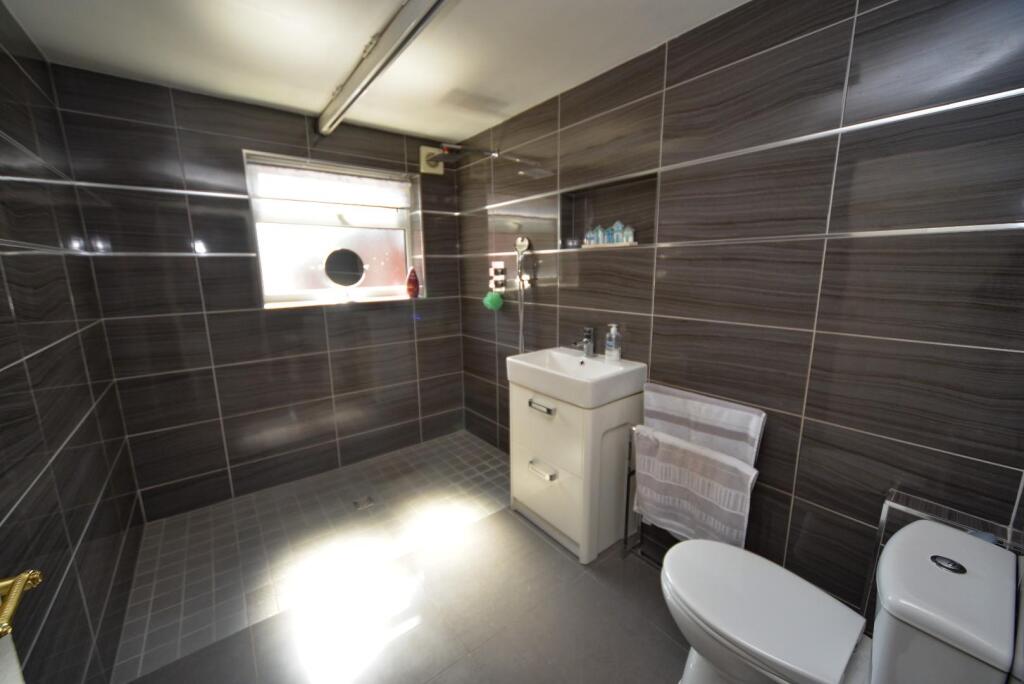 Wet Room in annex.jpg