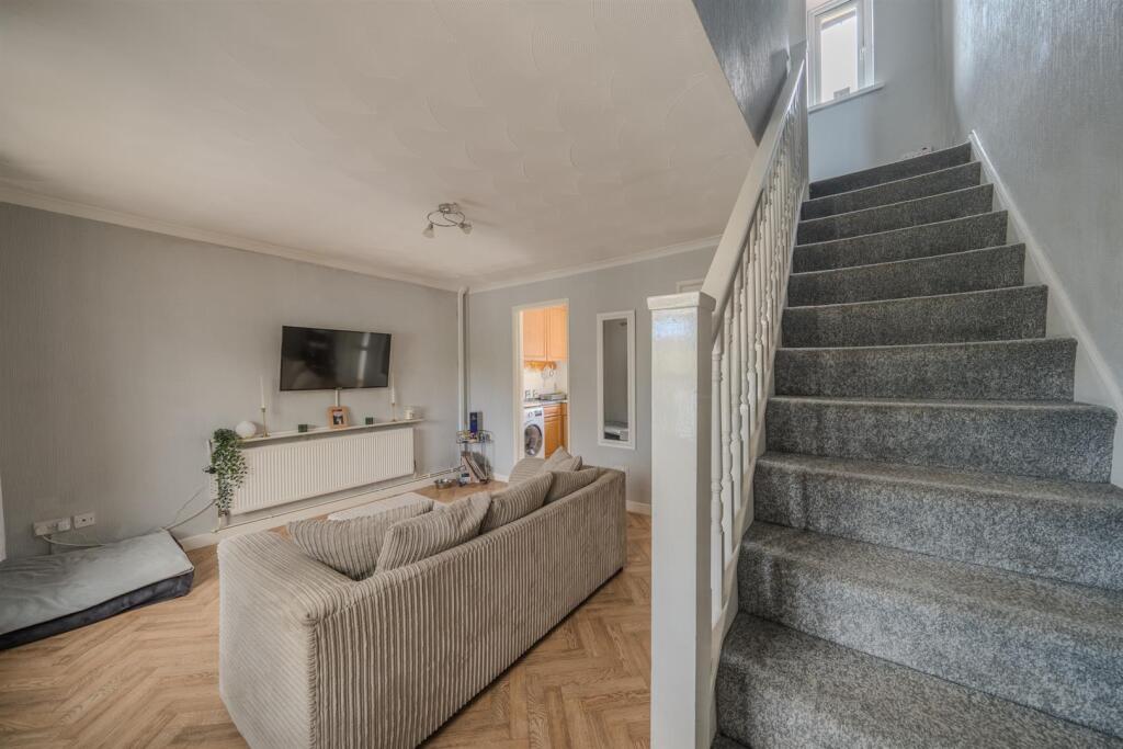 43 Greenfield Close-7.jpg