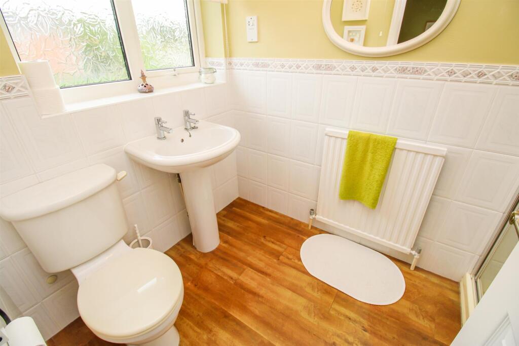 EN SUITE SHOWER ROOM/W.C.