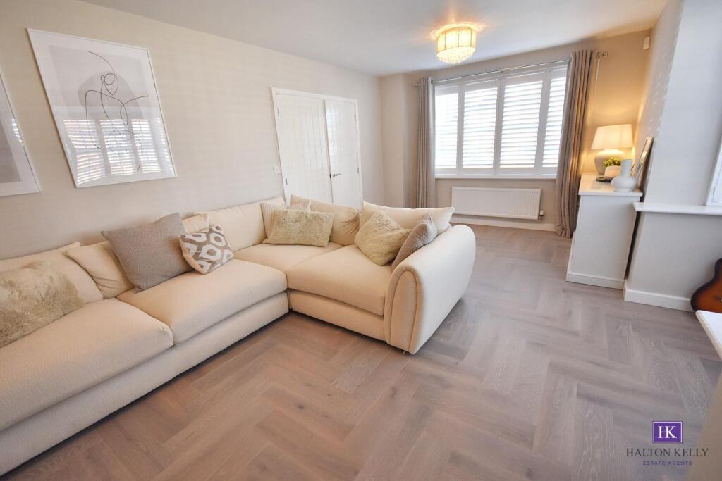 LOUNGE ANGLE TWO