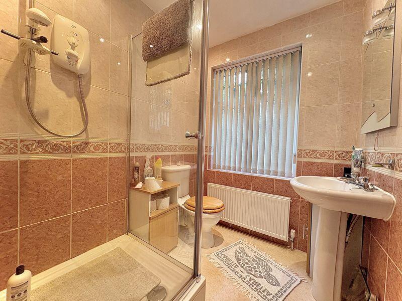 SHOWER ROOM