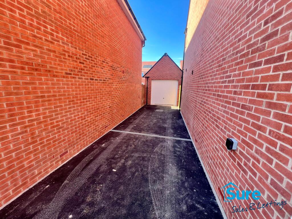 Garage/Driveway