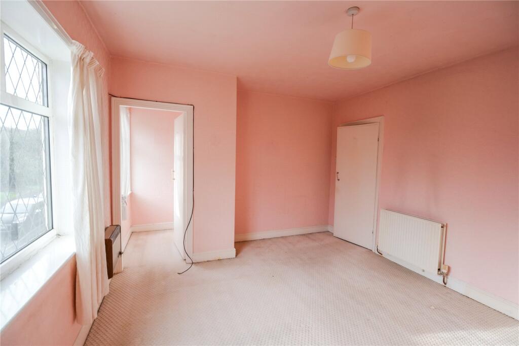 Bedroom 1 (2)