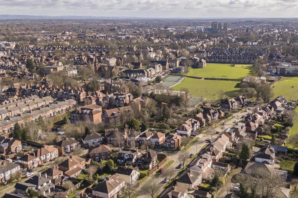 49_Greencliffe_Drive__5.jpg