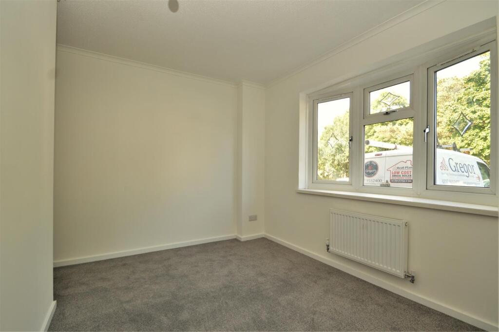 Living Room 2.jpg