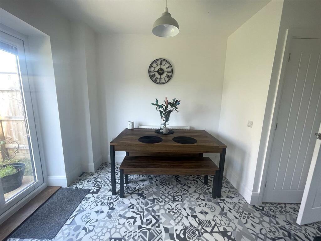 Dining Area.JPG