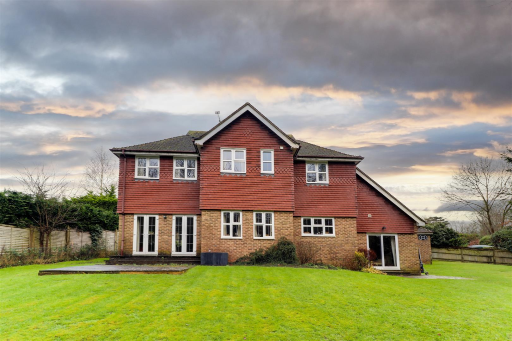 Rear aspect 1.2-Edit.png