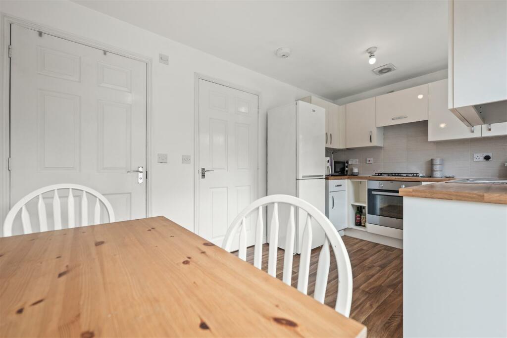 153 Masefield Avenue-05.jpg