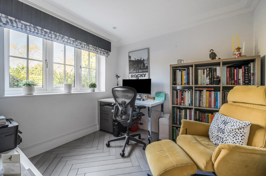 1372507-4-68fb45d...