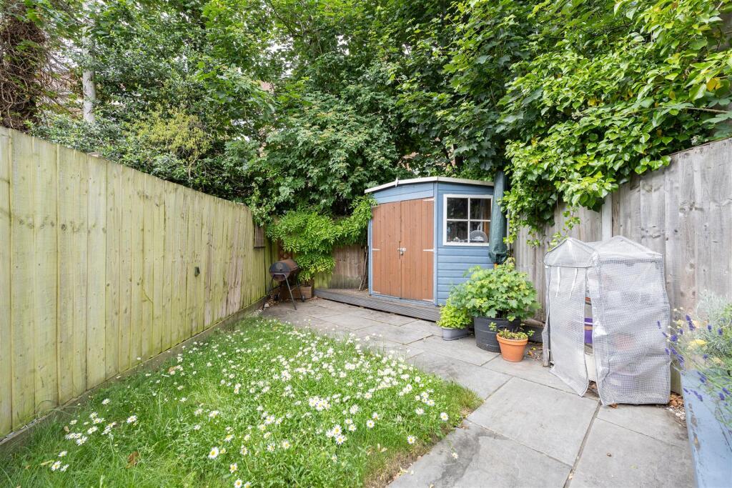 Spruce Hills Road, E17