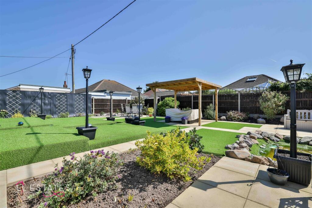 1 Roseview Crescent-32.jpg