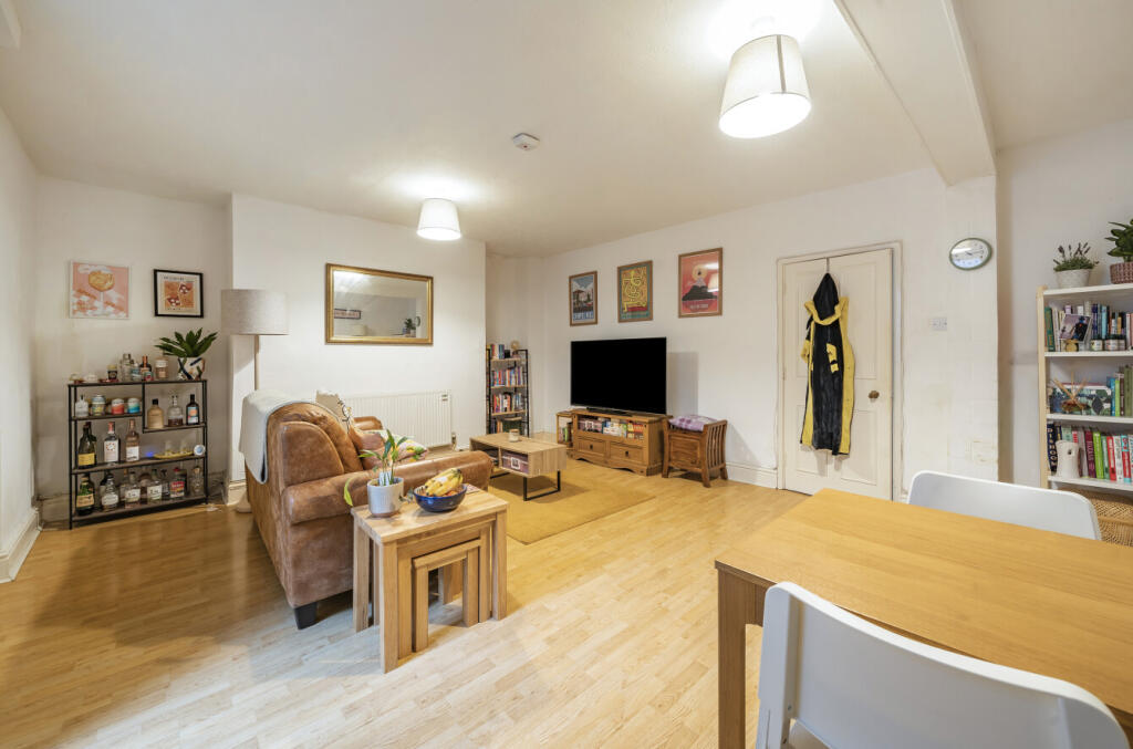 Sitting/ Dining Room