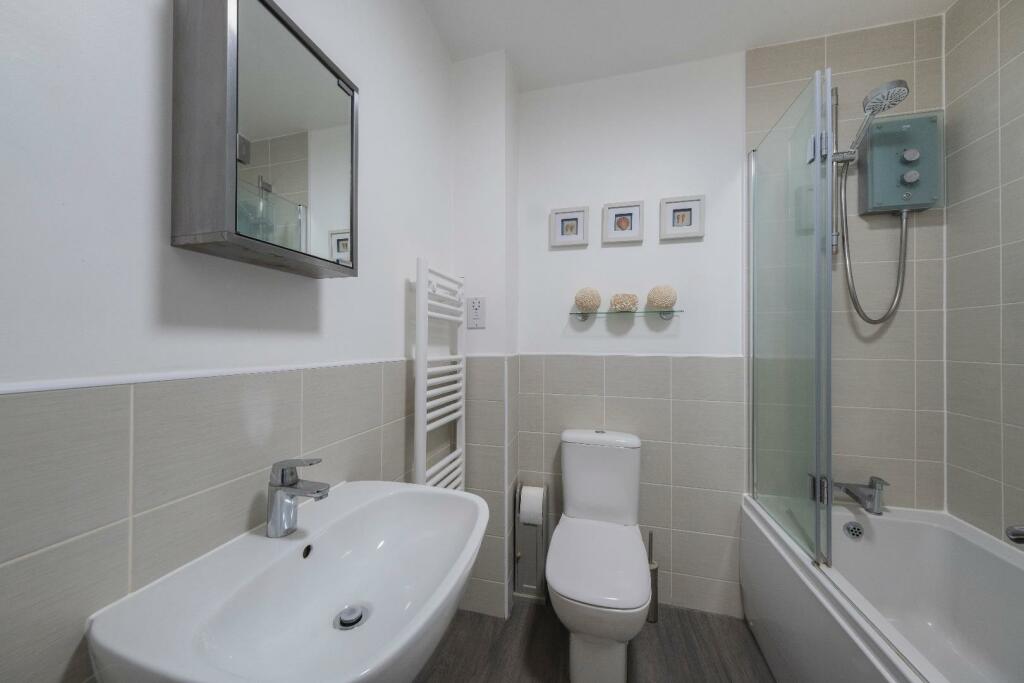 17 Hazelhurst Way-024.JPG