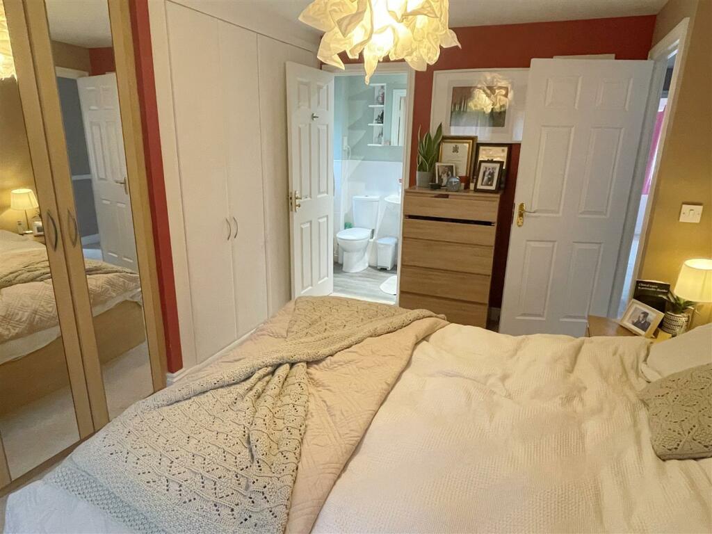 Bed 1b.JPG