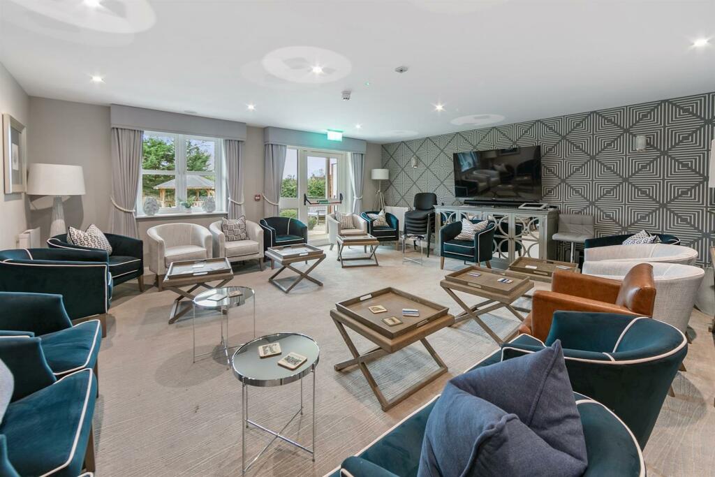 03-d76823LoddonHouseRG109BW_MCS78912_064 (1)-mediu