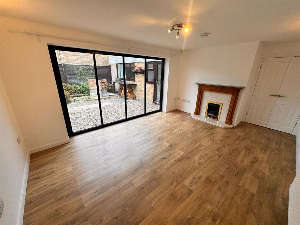 WhatsApp Image 2025-10-20 at 10.03.31_8fffd703.jpg