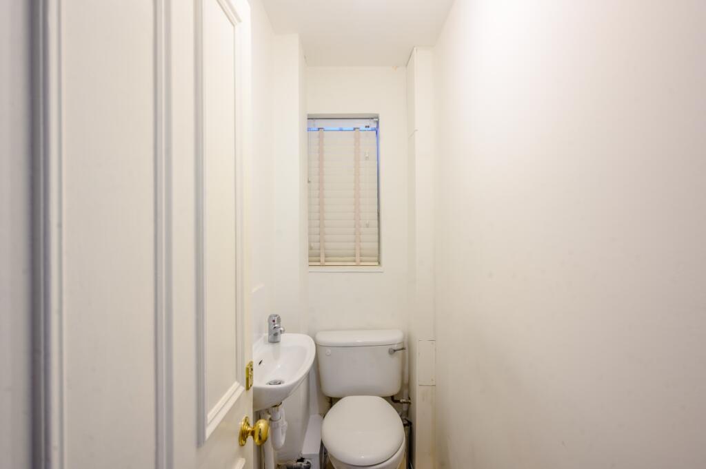 8444245-interior04