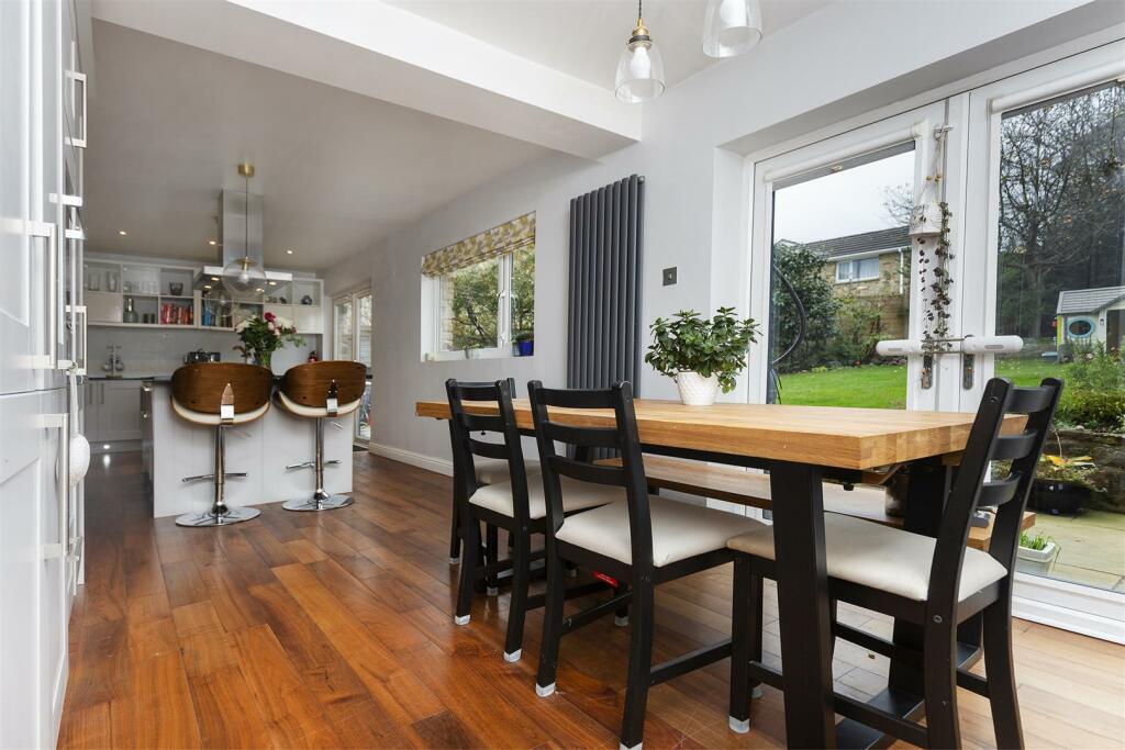 Bramleys Estate Agents - Maple Grove (16).jpg