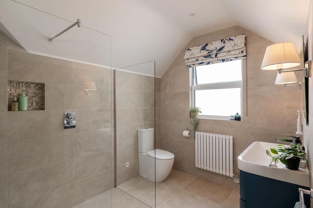 En-Suite Bathroom, Hillside Terrace, Kingswear