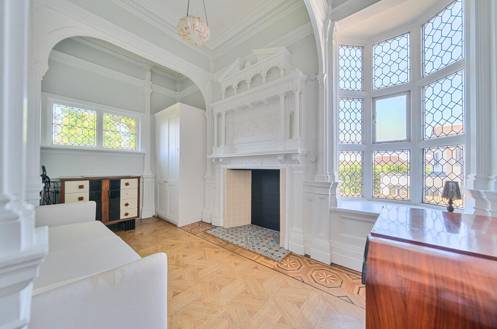 28-68233a9b6af9e-...