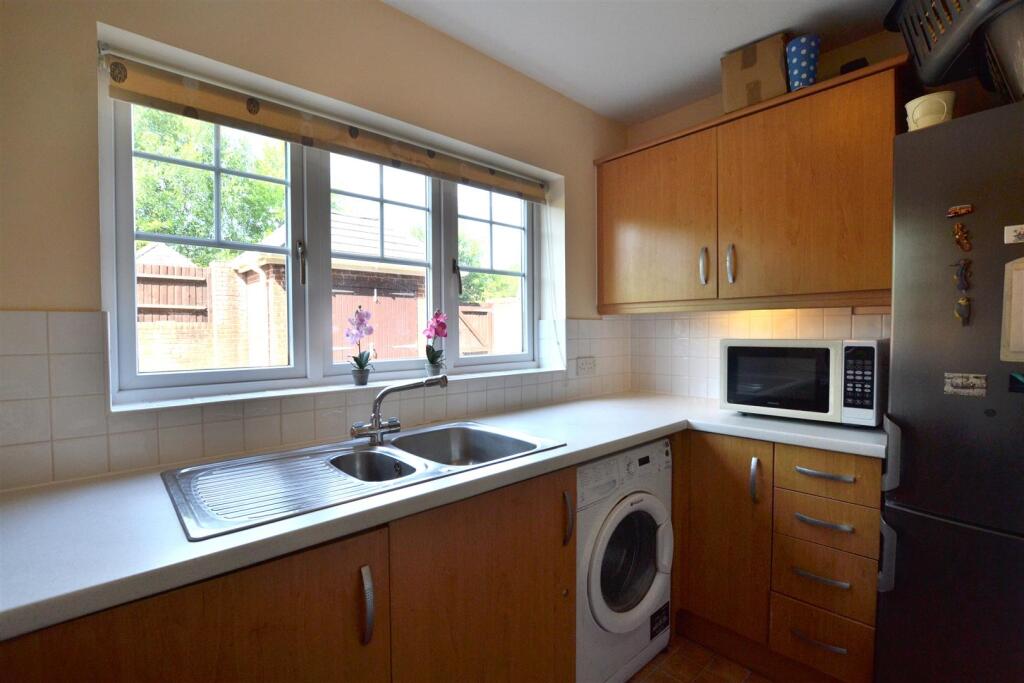Kitchen 1.JPG
