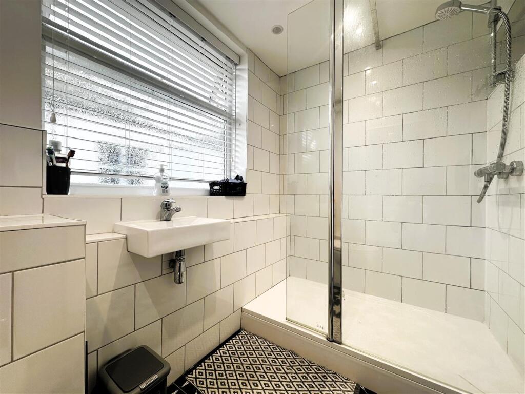 Shower Room II.jpg