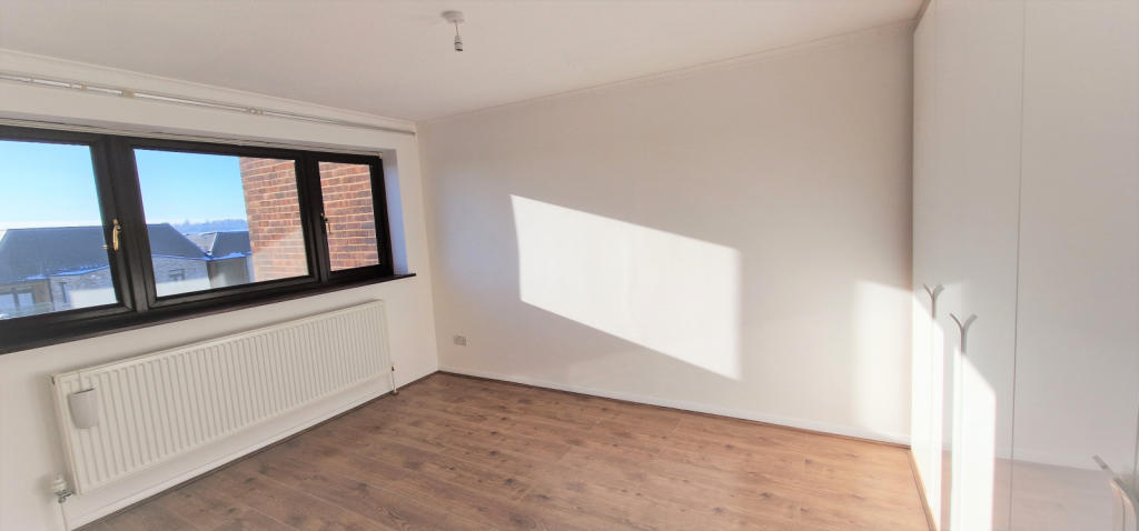 FRONT BEDROOM