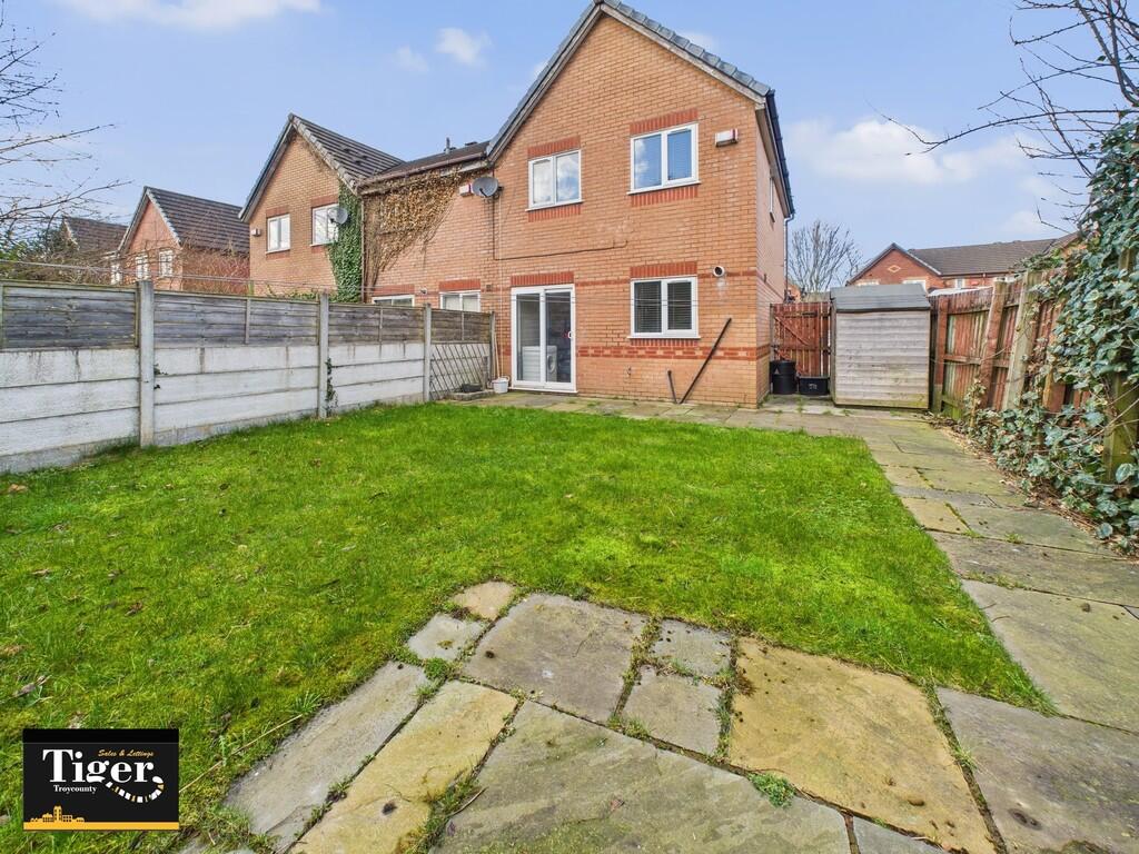 CAM02176G0-PR0495...