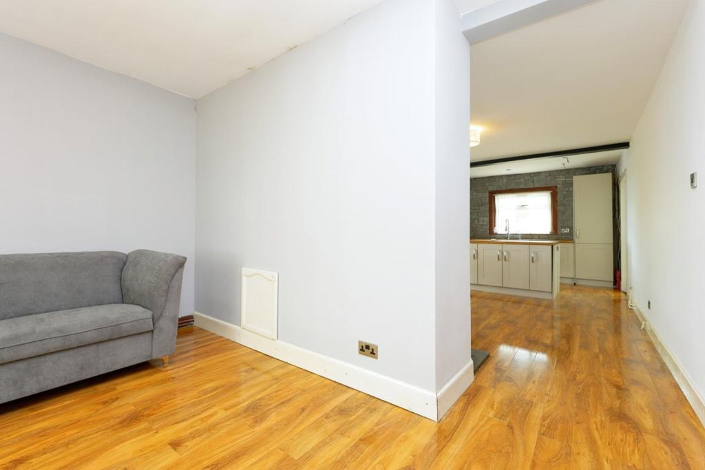 Lounge / Kitchen