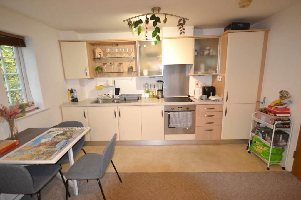 Lounge / Kitchen
