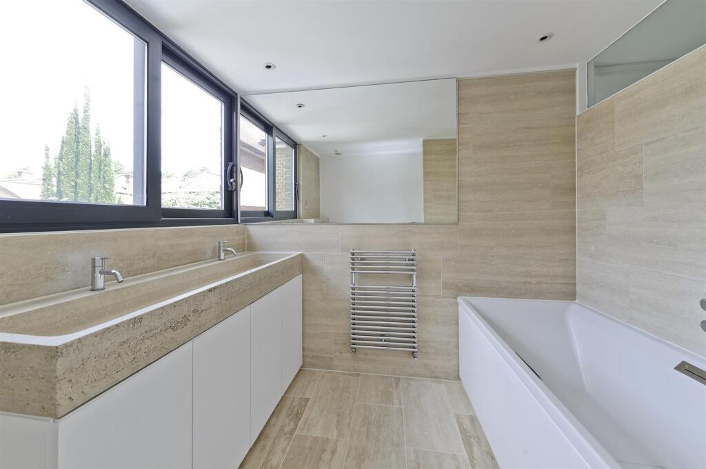 2 finstock rd-9135.jpg