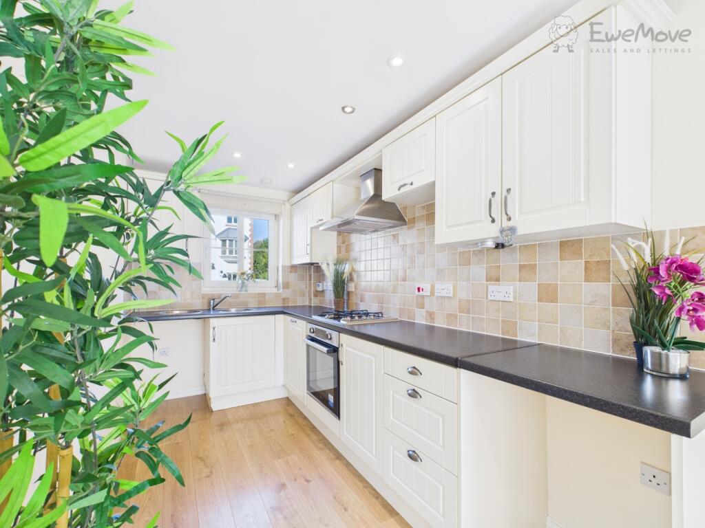 CAM03640G0-PR0065-STILL005