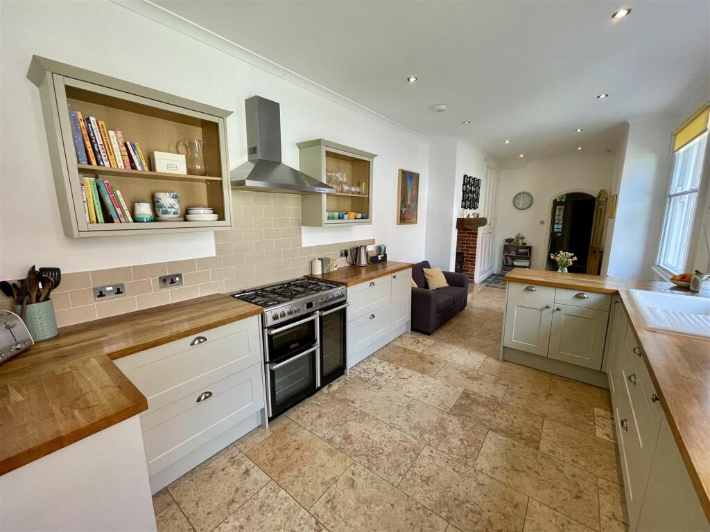 Kitchen/Breakfast Room