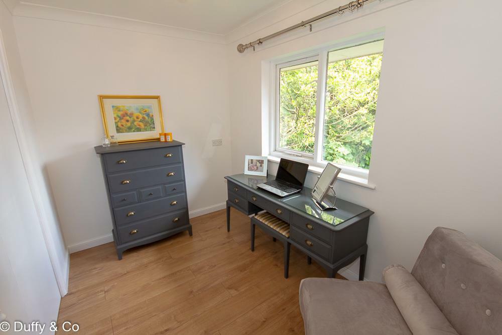 42 Clover Court-10.jpg