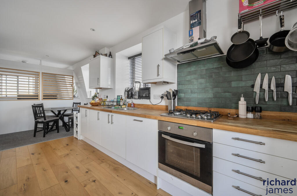 ee048ff55f1c49ea8b35a3e9217dc8de