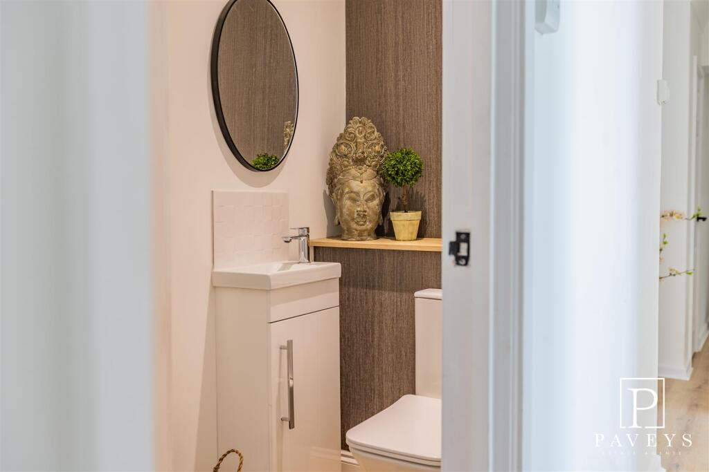 UTILITY ROOM &amp; CLOAKROOM