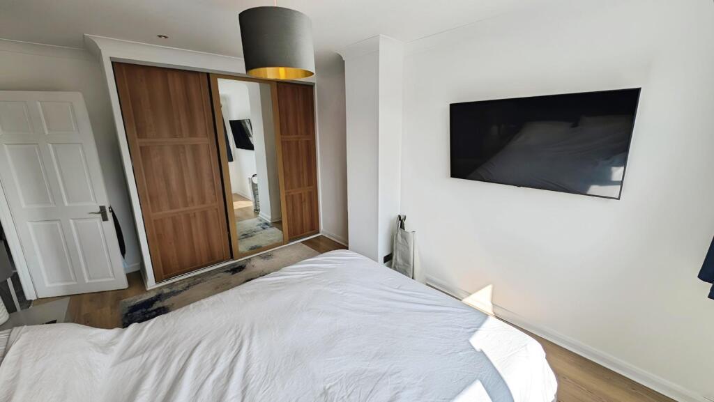 145 Finch bed 1 d.jpg