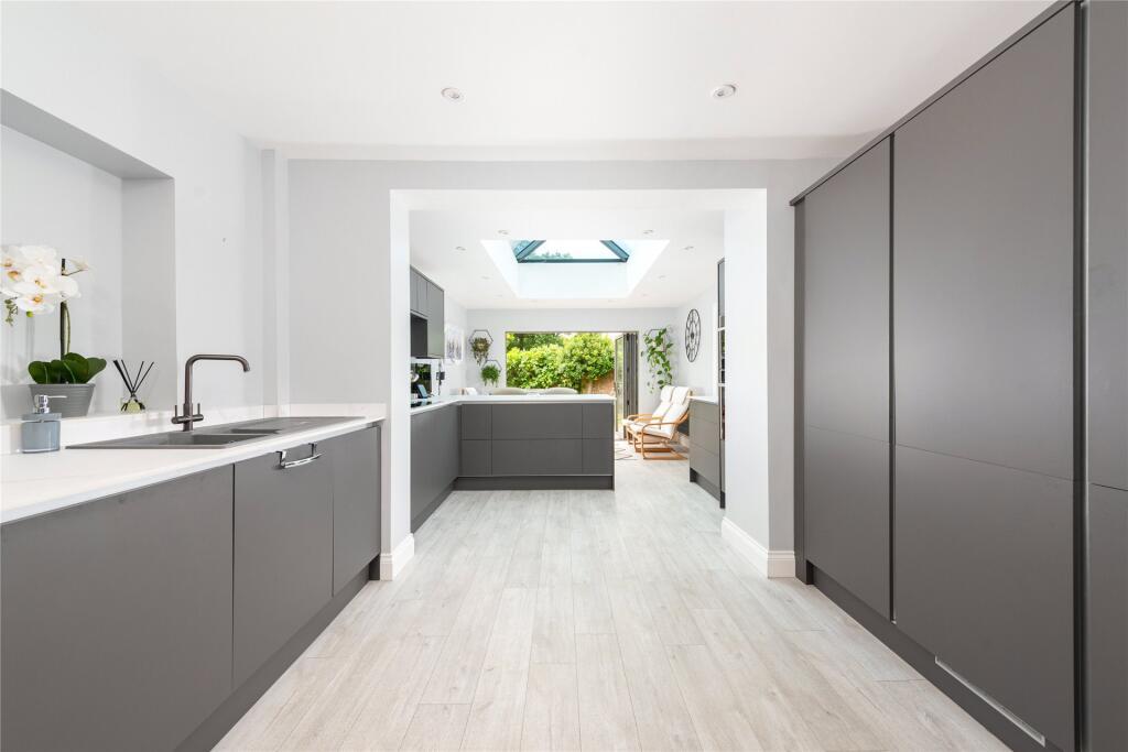 Kitchen/Breakfast Rm
